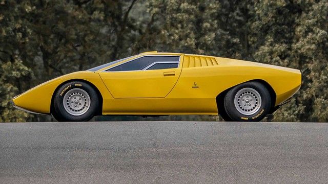 Mặc dù đã ra mắt phiên bản mới của Lamborghini Countach, nhưng hãng siêu xe Ý vẫn tiến hành phục chế một phiên bản cũ độc nhất vô nhị - Ảnh 4.