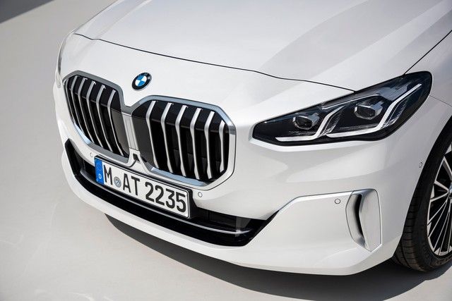 BMW 2-Series Active Tourer 2022 ra mắt - MPV hạng sang từng gặp khó khăn ở Việt Nam - Hình 3.