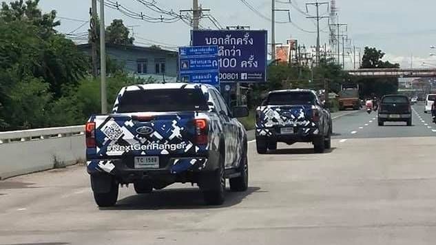 Ford Ranger 2022 lộ diện rõ nét trên đường phố: Giống như phiên bản thu nhỏ của F-150, được cho là trang bị động cơ mạnh nhất trong phân khúc, sẽ sớm được ra mắt tại Việt Nam - Ảnh 3.