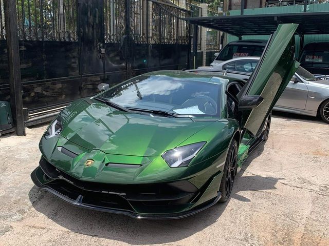 Chủ tịch của chuỗi hệ thống nhà thuốc hàng đầu Việt Nam mới mua chiếc Lamborghini Aventador SVJ, đặc biệt đam mê đua xe - Ảnh 4.