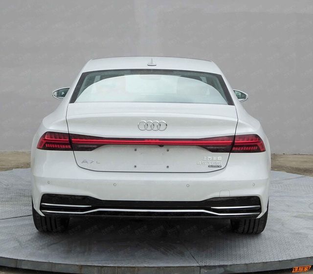 Audi A7 phiên bản dài có giá... rẻ hơn, vì lý do chính là động cơ - Ảnh 5.