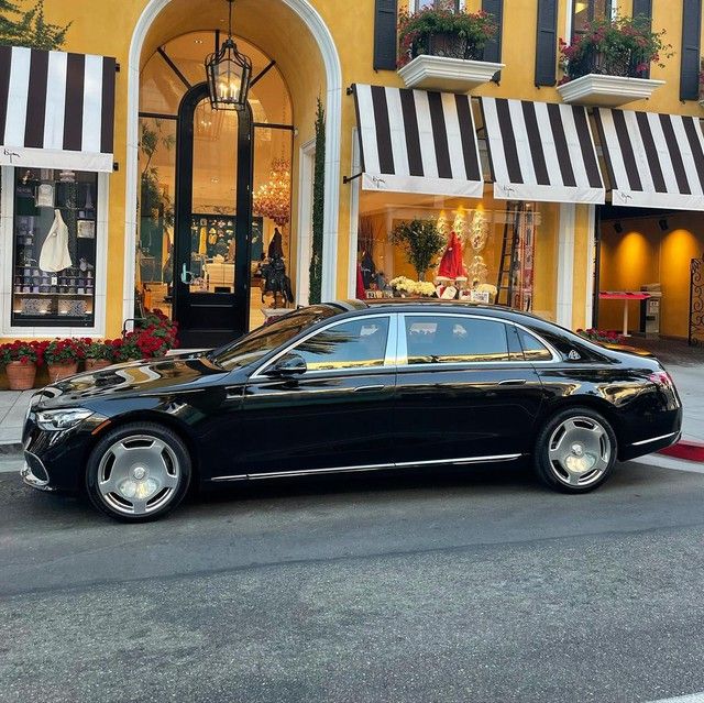 Floyd Mayweather mua chiếc Mercedes-Maybach S 580 - Một chiếc xe sang mà nhiều người mong ước, nhưng chỉ là một phần nhỏ trong bộ sưu tập siêu xe xa xỉ của anh. (Ảnh: 2)