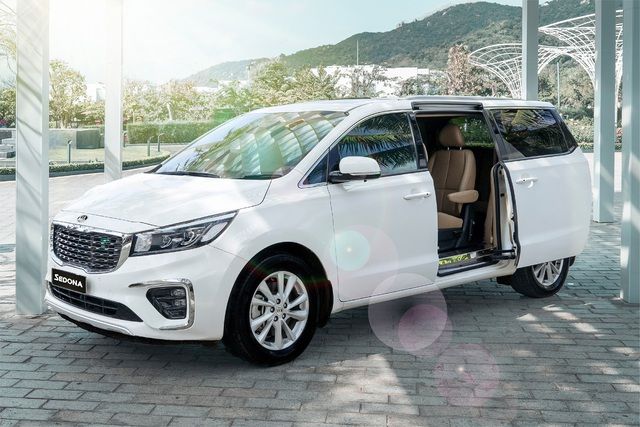 Kia Sedona giảm giá kỷ lục tại đại lý: Chỉ từ 960 triệu đồng, chờ đón thế hệ mới sắp ra mắt - Ảnh 1.