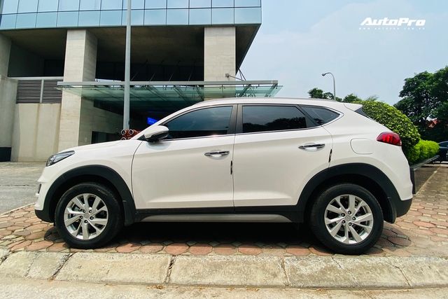 Quyết định từ bỏ Toyota Corolla Cross để chọn mua Hyundai Tucson, một nhân viên ngân hàng đã nhận xét rằng: 'Tucson kinh tế hơn xe Nhật, thoải mái khi ngồi nhưng cần phải đánh đổi nhiều trang bị.' - Ảnh 6.