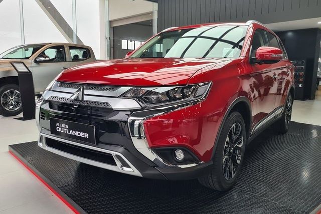 Loạt xe Mitsubishi tiếp tục giảm giá mạnh tại Việt Nam: Outlander và Pajero Sport đều được khuyến mại gần 70 triệu đồng - Ảnh 2.