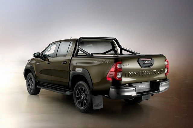 Toyota Hilux đang gặp vấn đề với linh kiện giả do các đại lý tìm cách kiếm lời - Hình 3.