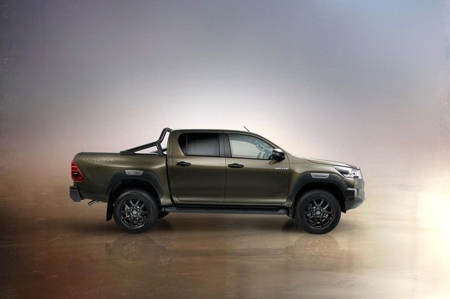 Đại lý đánh lừa với linh kiện giả cho Toyota Hilux - Hình 2