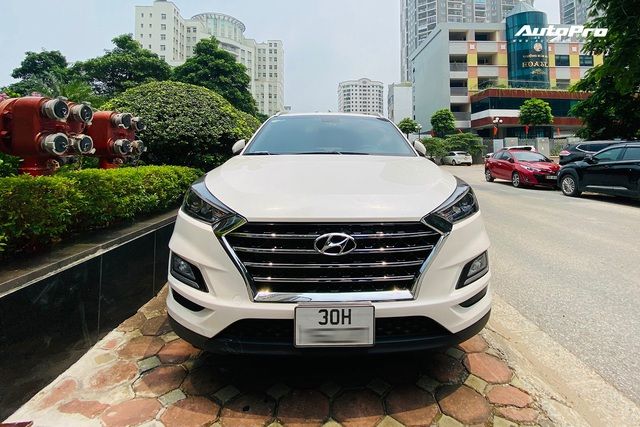 Quyết định từ bỏ Toyota Corolla Cross để lựa chọn mua Hyundai Tucson, một nhân viên ngân hàng đã nhận xét rằng: 'Tucson kinh tế hơn xe Nhật, thoải mái khi ngồi nhưng cần phải đánh đổi một số trang bị.' - Ảnh 2.