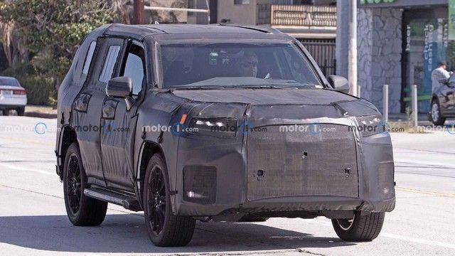 Lexus LX 600 thế hệ mới xuất hiện trong quá trình thử nghiệm với thiết kế ngoại thất giống hệt Land Cruiser - Ảnh 1