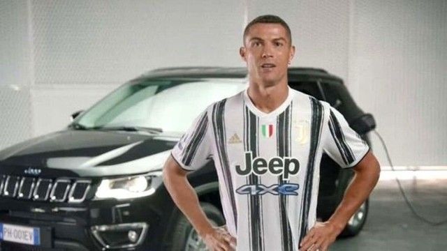 Ronaldo nghỉ tập, lái xe Jeep rời trung tâm tập huấn của Juventus để chuẩn bị trở lại Manchester - Hình 2.