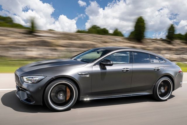 Mercedes-AMG GT 63 S ra mắt khách hàng thượng lưu Việt: Giá vượt trên 12 tỷ đồng, đắt hơn GT R của Nguyễn Quốc Cường, mạnh ngang siêu xe - Ảnh 3.