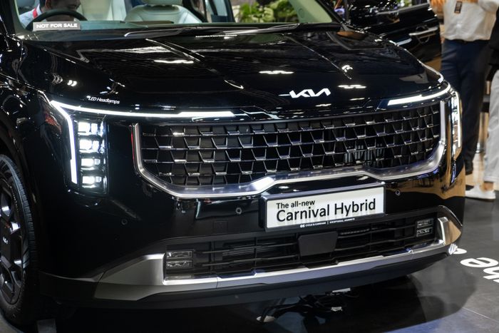 Kia Carnival 2024 lần đầu ra mắt tại Đông Nam Á: Hệ thống đèn mới giống như xe Cadillac, nội thất hiện đại hơn, bổ sung thêm động cơ hybrid, sẽ sớm có mặt tại Việt Nam - Ảnh 5.