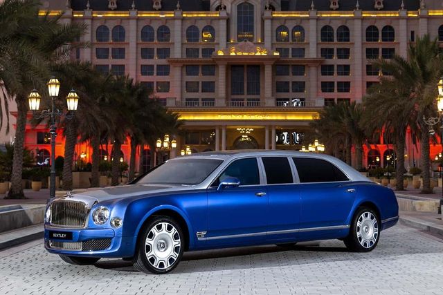 Bị khách VIP đặt mua số lượng lớn, Bentley quyết định rao bán 5 chiếc xe limousine Mulsanne đã cất giữ từ 6 năm trước - Hình ảnh 1.