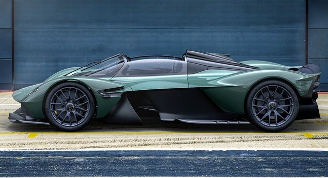 Giới thiệu Aston Martin Valkyrie Spider - Siêu xe mui trần nhanh nhất lịch sử, đạt tới 330 km/h khi gỡ mui - Hình 3.