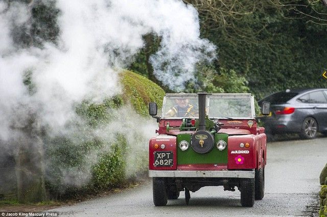 Chiếc Land Rover đặc biệt dành cho những người trân trọng kỷ niệm: Bản chất của nó là động cơ hoạt động bằng nước, vẻ ngoài khủng khiếp nhưng vận tốc vẫn không thua kém so với xe đạp - Ảnh 4.