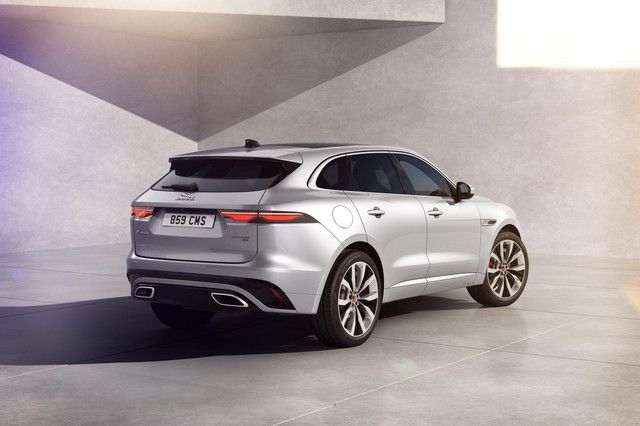 Mới đặt chân đến Việt Nam, Jaguar F-Pace đã có bản nâng cấp mới với nhiều đồ chơi hiện đại - Ảnh 2.