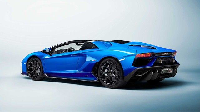 Đây chính là lý do Lamborghini Aventador - biểu tượng của hãng siêu xe Ý - được nhớ mãi trước khi chấm dứt hành trình - Hình 2.