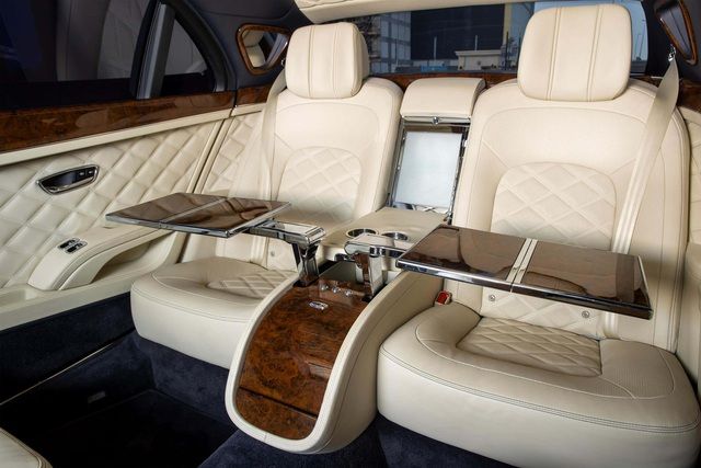 Với sự tăng cường của khách hàng VIP, Bentley quyết định rao bán 5 chiếc xe limousine Mulsanne không được sử dụng trong suốt 6 năm qua - Hình ảnh 3.