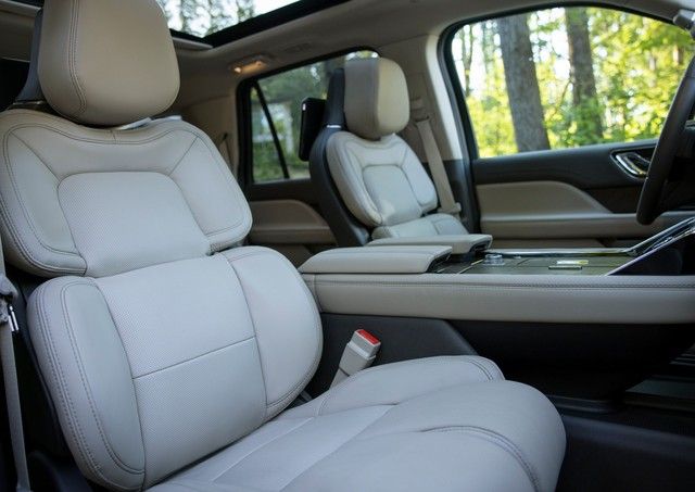 Giới thiệu Lincoln Navigator 2021 - Sự lựa chọn mới cho các đại gia Việt không còn hứng thú với Cadillac Escalade - Ảnh 3.