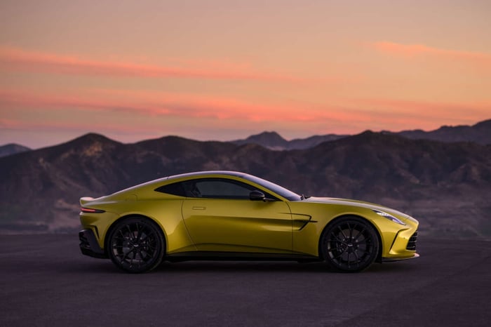 Aston Martin Vantage 2024 ra mắt chính thức, công suất vượt qua ngưỡng 650 mã lực - Ảnh 2.