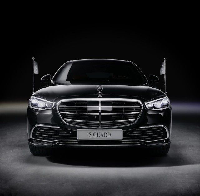 Giới thiệu Mercedes S 680 Guard: Ngoại thất chống đạn, nội thất đẳng cấp Maybach, tích hợp nhiều nút bấm độc đáo cho tình huống khẩn cấp - Hình 6.