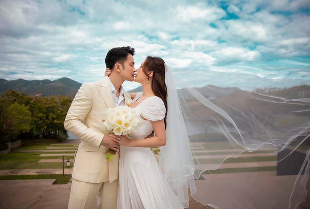 Chồng của doanh nhân trẻ 10 tuổi tặng cho công chúa Hoa hậu Thu Hoài một chiếc xe hơi sang trọng, tiết lộ cách gọi đặc biệt - Ảnh 3.