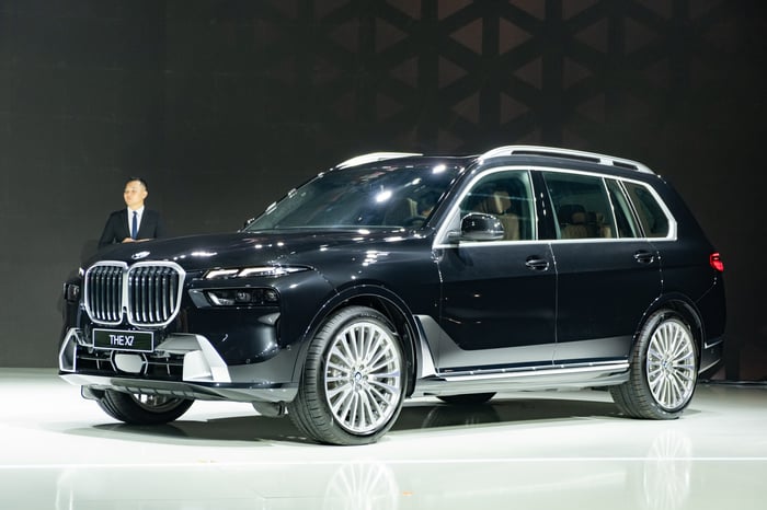 BMW X7 mang lại 'sức trẻ' trong dòng xe gia đình hạng sang tại BCA 2023 - Hình 2.