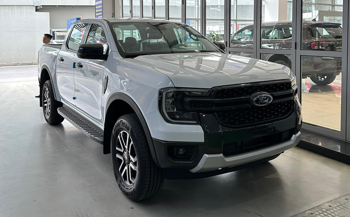 Ford Ranger Sport đã về đại lý: Nhiều nâng cấp phù hợp với khẩu vị của người tiêu dùng Việt, dự kiến sẽ trở thành một trong những mẫu xe hot với mức giá 864 triệu đồng - Ảnh 2.