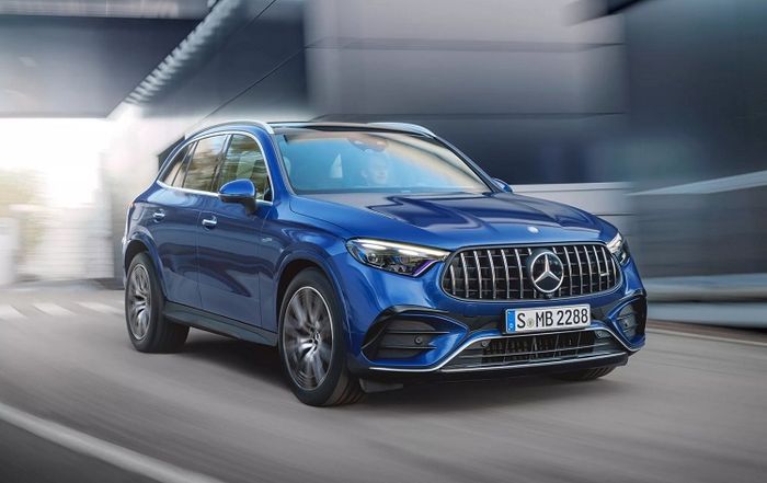 Mercedes-Benz GLC 2023 ra mắt phiên bản mới: Dường như là xe gia đình thông thường nhưng mạnh mẽ hơn cả Lamborghini Urus - Hình 1.