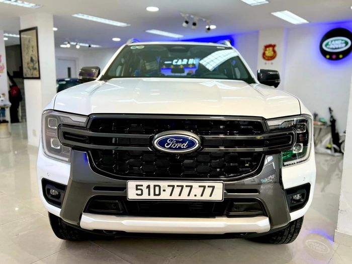 Ford Ranger biển số ngũ quý 7 rao bán với giá 2,4 tỷ đồng: Xe gần như mới 'đập hộp', đã có khách đặt cọc - Ảnh 2.