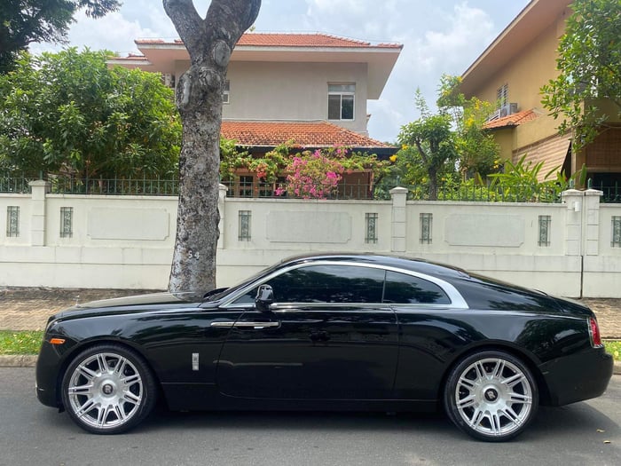 Cường Đô La đang rao bán chiếc Rolls-Royce Wraith độc đáo tại Việt Nam: Sở hữu bộ mâm trị giá hàng trăm triệu, người bán tiết lộ tình trạng xe 'xuất sắc' - Ảnh 4.