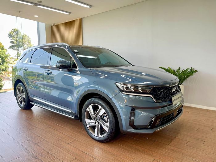 Kia Sorento 2023 ra mắt tại đại lý ở Việt Nam: Được trang bị công nghệ mà nhiều người mong chờ, nội thất được bổ sung thêm tiện nghi như xe sang, cạnh tranh trang bị với Santa Fe - Ảnh 2.