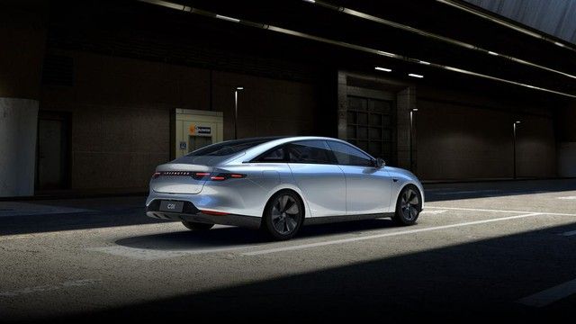 Xe Trung Quốc chạy 700 km/lần sạc với giá hơn 600 triệu: Đối thủ mạnh của Tesla hay chiêu trò? - Ảnh 8.