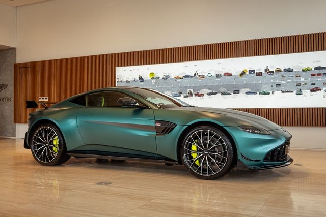 Aston Martin Vantage F1 Edition độc đáo với giá 18,8 tỷ đồng đã chính thức đến chung nhà để kết hợp với dàn siêu xe trăm tỷ nổi tiếng nhất tại Việt Nam - Hình 3.