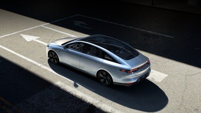 Xe Trung Quốc chạy 700 km/lần sạc với giá hơn 600 triệu: Đối thủ mạnh của Tesla hay chiêu trò? - Ảnh 2.