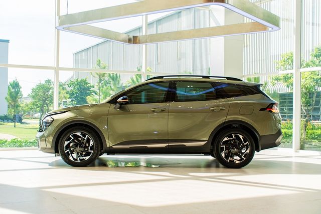 Khám phá sự nóng bỏng của Kia Sportage 2022 tại nhà máy THACO: Đầy đủ trang bị độc đáo, khó nhận biết phiên bản từ bên ngoài - Hình 3.