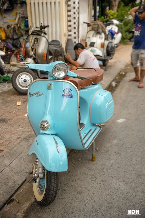 Anh Bình đã dành 20 năm để phục chế các chiếc Vespa, Lambretta cổ của mình - Ảnh 7.