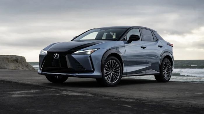 Xe Lexus RZ mới có thể khiến người mua thất vọng nghiêm trọng - Ảnh 1.