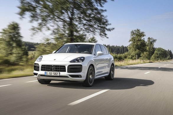 Porsche sẽ ra mắt một mẫu SUV điện mới, rộng rãi hơn Cayenne - Ảnh 1.