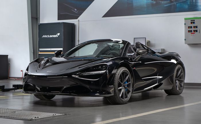 McLaren 720S Spider chính thức có mặt tại Việt Nam với giá từ 20,2 tỷ đồng - Ảnh 1.