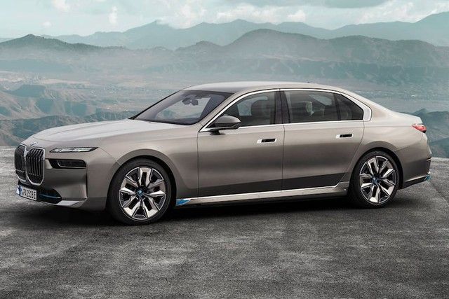 Liệt kê 10 công nghệ hàng đầu trên BMW 7-Series 2023: Màn hình cảm ứng, thực tế ảo và khoang sau giống như phòng chiếu phim khiến Mercedes-Benz S-Class phải đứng ngồi không yên - Ảnh 2.