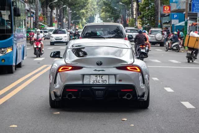 Toyota Supra độc đáo gia nhập vào bộ sưu tập siêu xe nghìn tỷ tại Việt Nam, có giá hơn 5 tỷ đồng. (Ảnh 2)