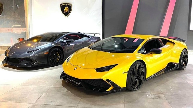 Nhóm thanh niên biến hình xe cổ thành siêu xe Lamborghini - Ảnh 1.