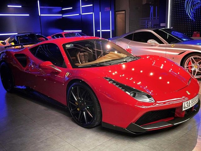 Mặc dù không có mâm và cánh gió độ, chiếc Ferrari 488 GTB vẫn được bán chỉ sau 10 ngày nhờ vào biển số ngũ quý 5 - Hình 3.