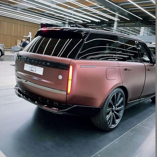 Ảnh mới của Range Rover đời mới bị rò rỉ trước ngày ra mắt: Hệ thống đèn hậu rất đẹp - Ảnh 6.