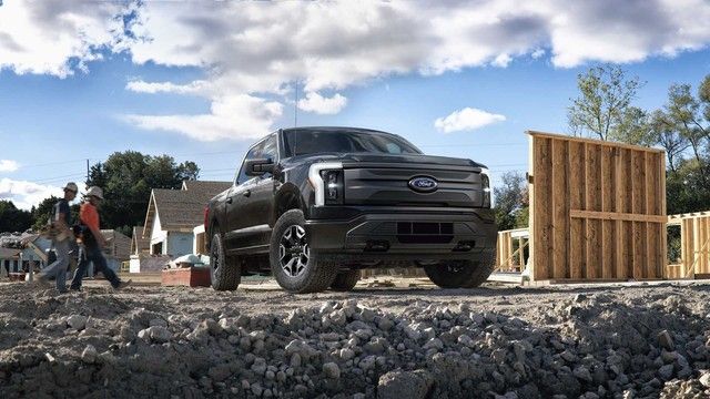 Ford vẫn thống trị thị trường xe bán tải: F-150 duy trì vị trí dẫn đầu về doanh số tại Mỹ suốt 40 năm liên tiếp, còn Maverick thì tăng trưởng gấp đôi - Xem ảnh số 1.