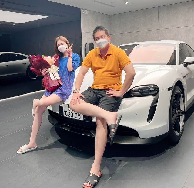 Đoàn Di Băng chia sẻ về chiếc Porsche Taycan trị giá gần 8 tỷ đồng vừa mua: Sạc điện miễn phí cả năm, chỉ cần sạc một lần mỗi tuần nhưng... khi đi xa sẽ phải chọn xe buýt Phương Trang - Ảnh 3.