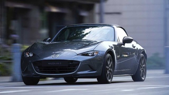 Đánh giá mức độ mạo hiểm của người lái xe: Mazda MX-5 Miata tiếp tục dẫn đầu trong danh sách lái xe chạy mạo hiểm nhất, với tỷ lệ cao hơn gần 390% so với trung bình.