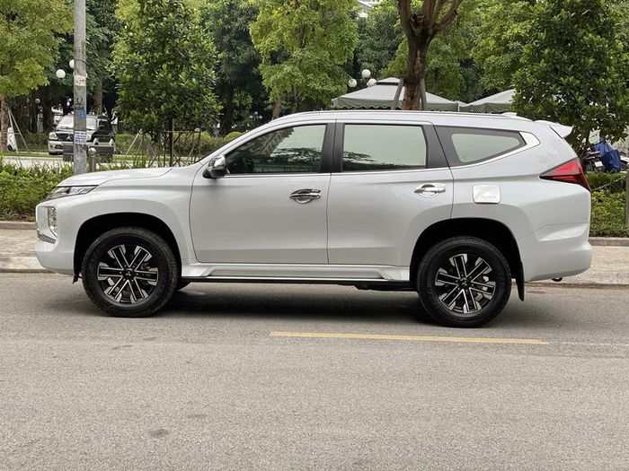 Mitsubishi Pajero Sport 2023 là một lựa chọn đáng chú ý trong phân khúc D-SUV tại thị trường Việt Nam