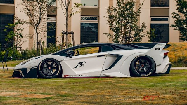 Lamborghini Aventador Liberty Walk - Siêu xe đắt nhất thế giới: Gói độ đỉnh cao thể hiện phong cách đẳng cấp của những ông trùm - Ảnh 2.